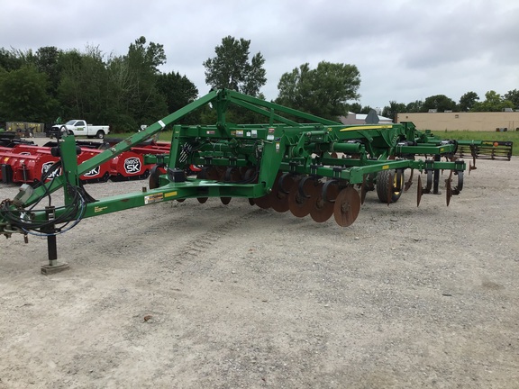2014 John Deere 2730 Disk Ripper