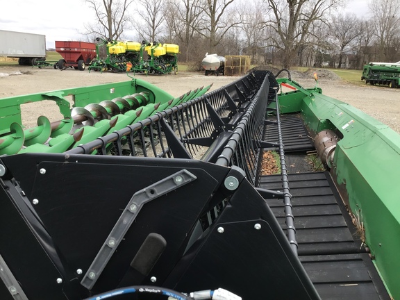 2019 John Deere 735FD Header Combine