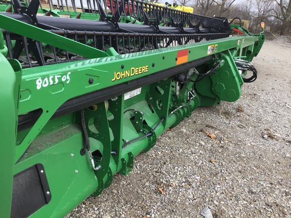 2019 John Deere 735FD Header Combine