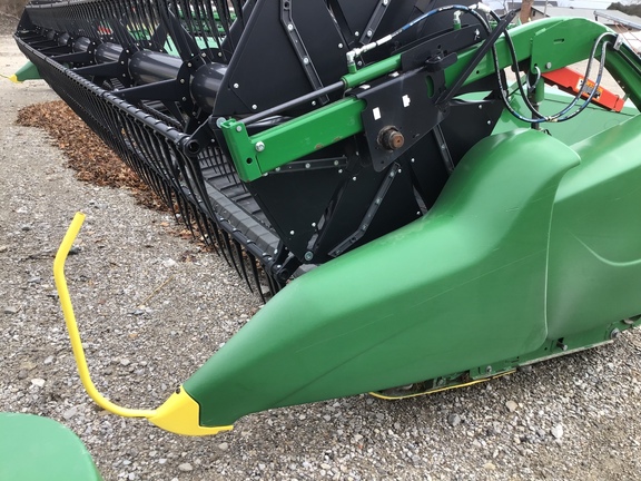 2019 John Deere 735FD Header Combine