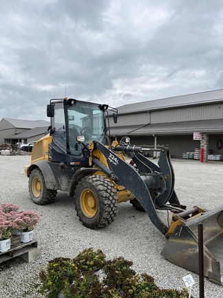 2020 John Deere 324L Compact Utility Loader