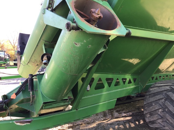 2000 Brent 1084 Grain Cart