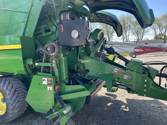 2022 John Deere L331 Baler/Big Square