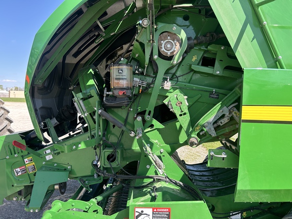 2022 John Deere L331 Baler/Big Square