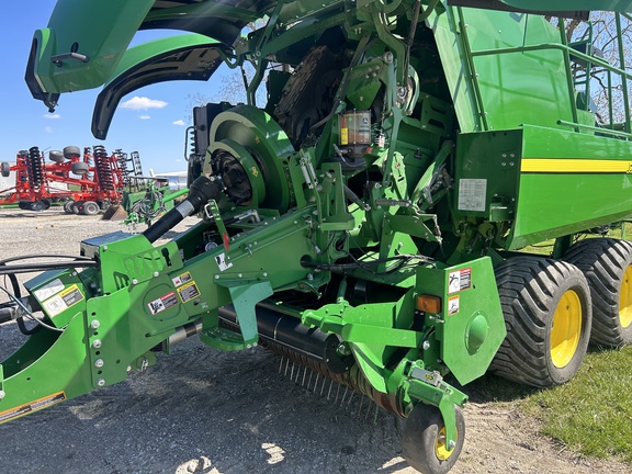 2022 John Deere L331 Baler/Big Square