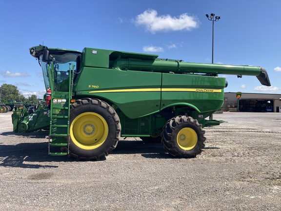 2023 John Deere S760 Combine