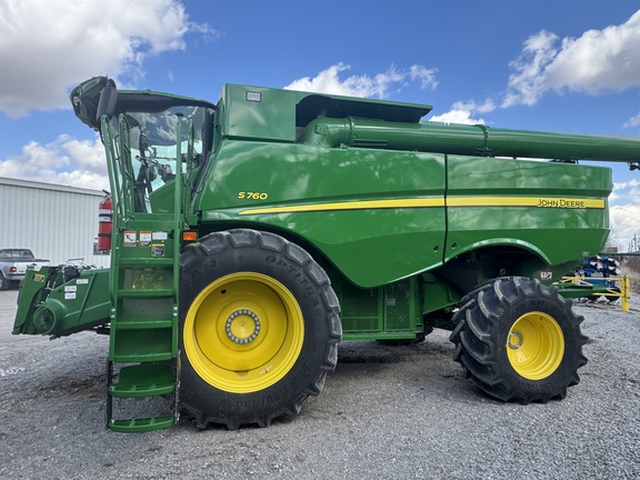 2023 John Deere S760 Combine