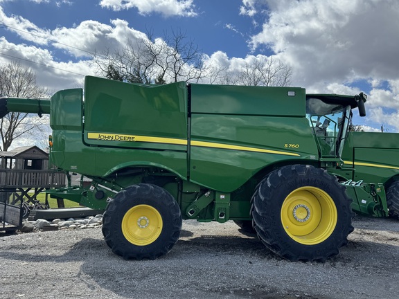 2023 John Deere S760 Combine