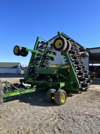 2015 John Deere 1990 Air Seeder