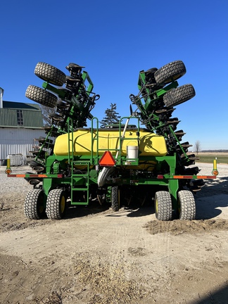 2015 John Deere 1990 Air Seeder