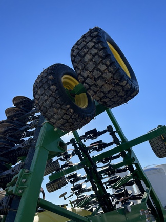 2015 John Deere 1990 Air Seeder