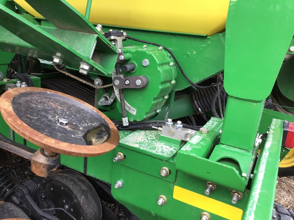 2015 John Deere 1990 Air Seeder