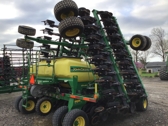 2015 John Deere 1990 Air Seeder