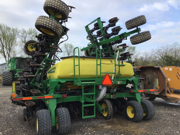 2015 John Deere 1990 Air Seeder