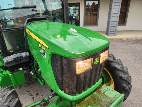 2014 John Deere 5075E Tractor