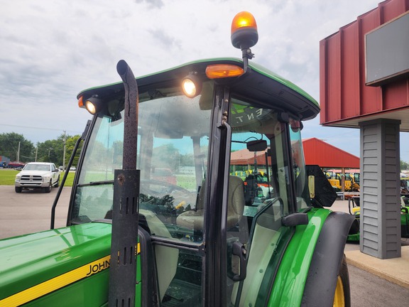 2014 John Deere 5075E Tractor