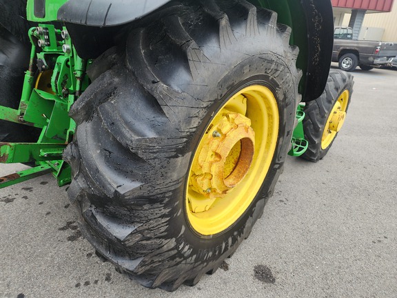 2014 John Deere 5075E Tractor