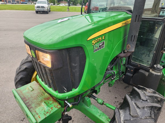 2014 John Deere 5075E Tractor