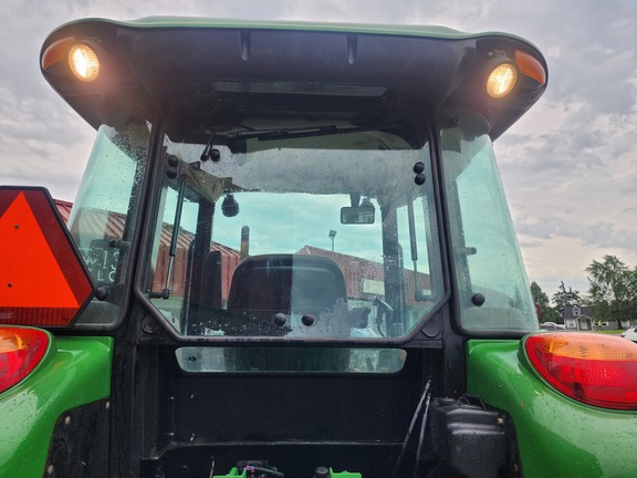 2014 John Deere 5075E Tractor