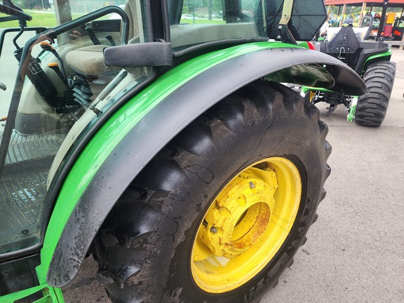 2014 John Deere 5075E Tractor