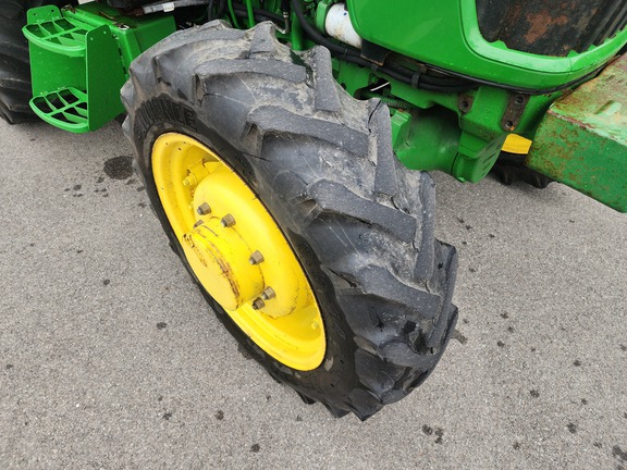 2014 John Deere 5075E Tractor