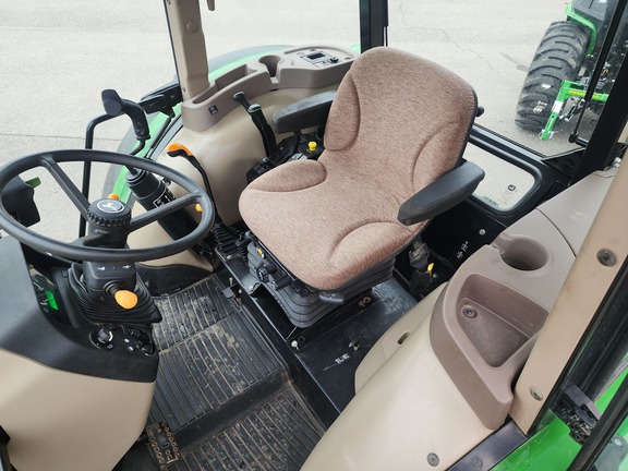 2014 John Deere 5075E Tractor