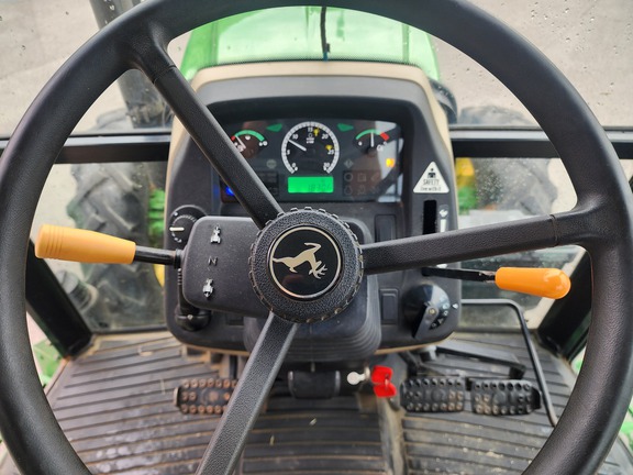 2014 John Deere 5075E Tractor