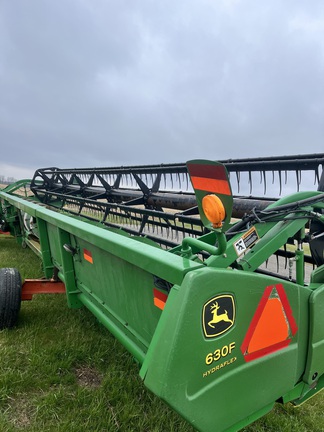 2005 John Deere 630F Header Combine