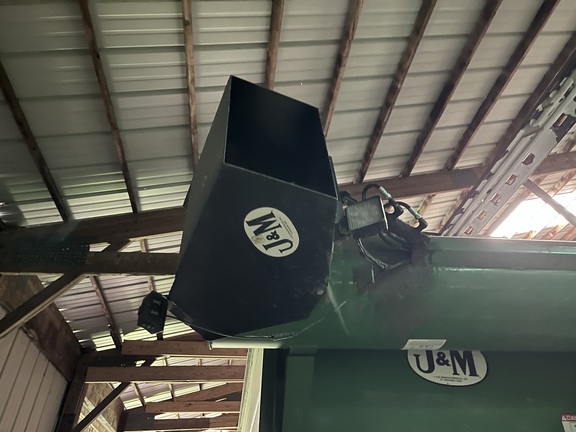 2009 J&M 875-18 Grain Cart