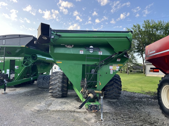 2009 J&M 875-18 Grain Cart