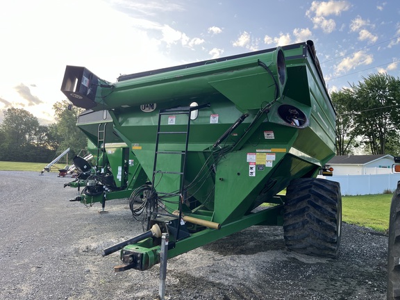 2009 J&M 875-18 Grain Cart