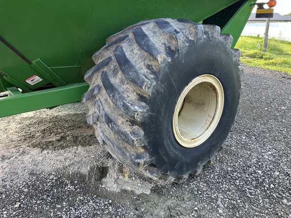 2009 J&M 875-18 Grain Cart