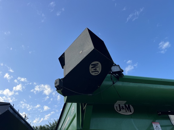 2009 J&M 875-18 Grain Cart