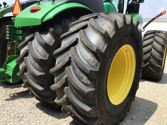 2021 John Deere 9520R Tractor 4WD