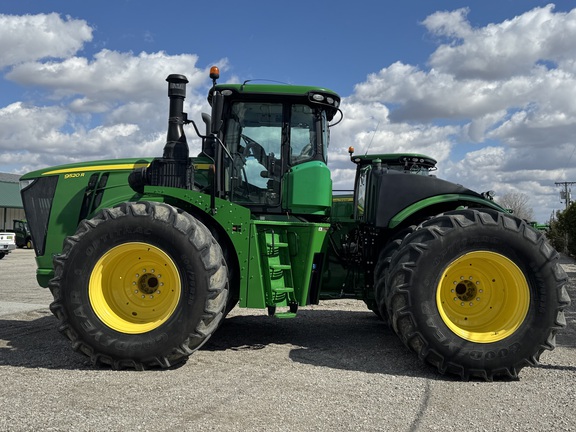 2021 John Deere 9520R Tractor 4WD