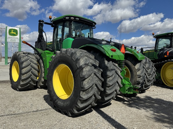 2021 John Deere 9520R Tractor 4WD