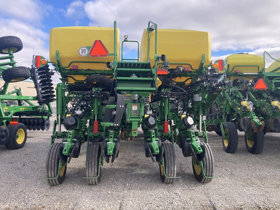 2022 John Deere 1775NT Planter