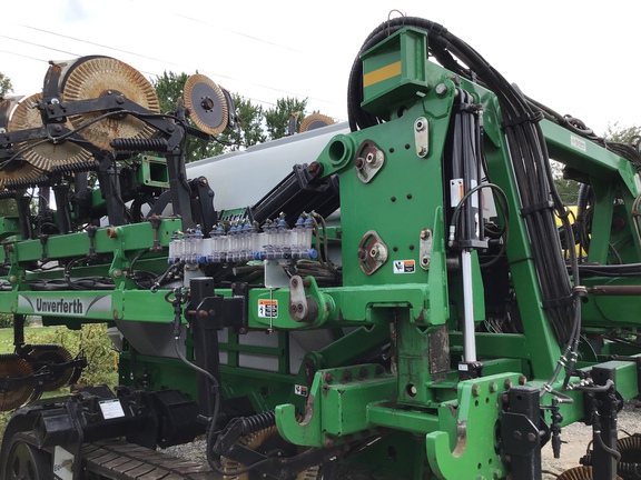 2019 Unverferth 2600 Nutrimax Applicator