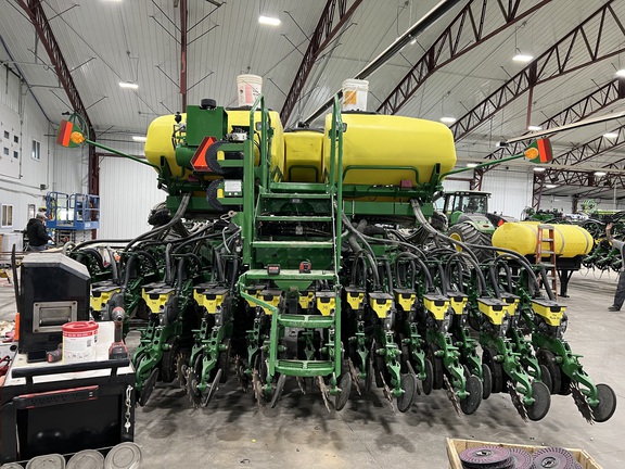 2015 John Deere DB60 Planter