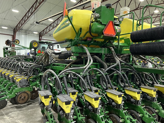 2015 John Deere DB60 Planter