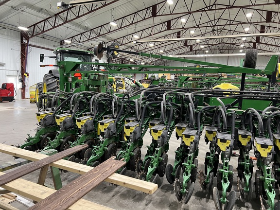 2015 John Deere DB60 Planter