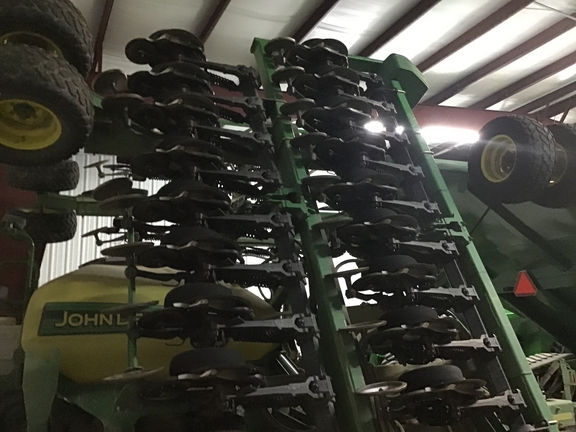 2003 John Deere 1890 Air Seeder