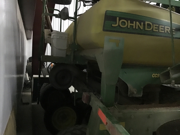 2003 John Deere 1890 Air Seeder