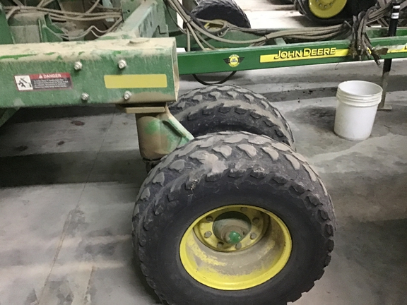 2003 John Deere 1890 Air Seeder