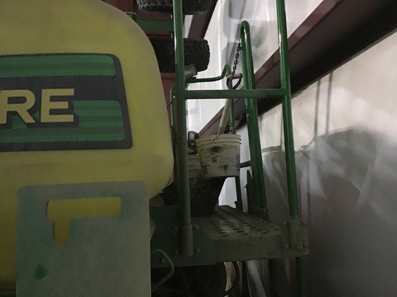 2003 John Deere 1890 Air Seeder