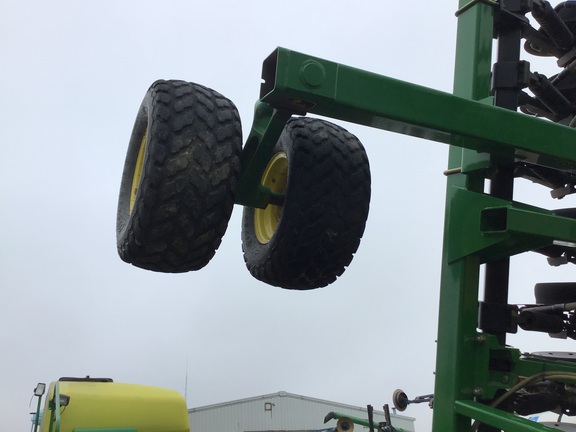 2003 John Deere 1890 Air Seeder