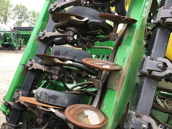 2003 John Deere 1890 Air Seeder
