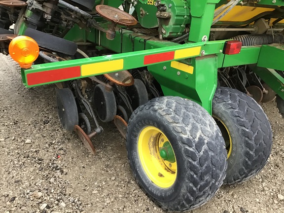 2003 John Deere 1890 Air Seeder