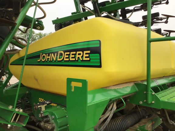 2003 John Deere 1890 Air Seeder