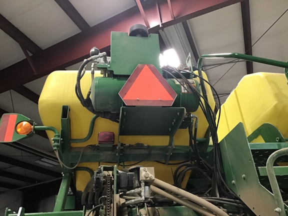 2015 John Deere 1795 Planter